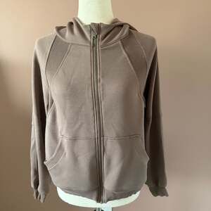 Buckle Black Pieced Rib Knit Full Zip Hoodie in Deep Taupe